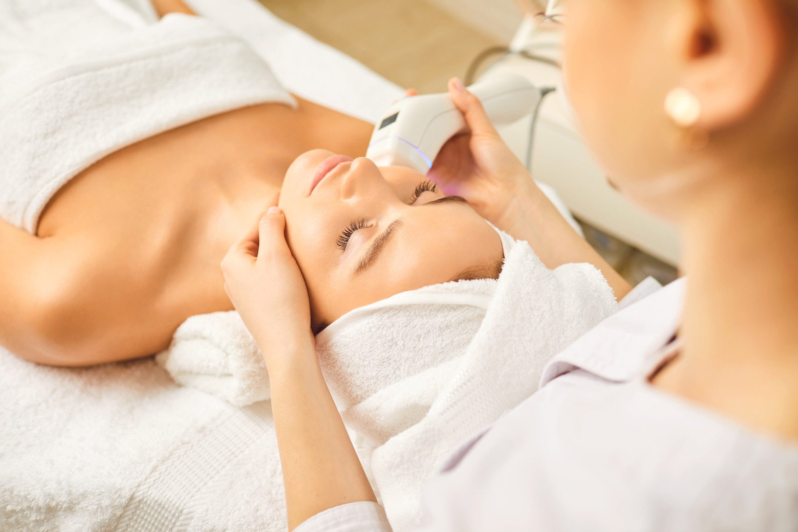 Deep cleansing facial treatment